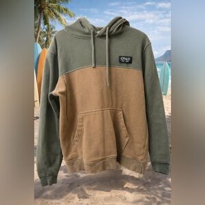 O’NEILL TWO-TONE HOODIE SIZE MEDIUM